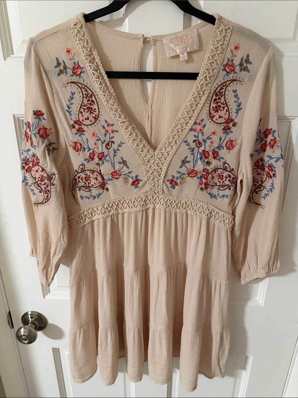 Audrey Parks for Francesca's Embroidered Boho Babydoll Mini Dress Size Medium